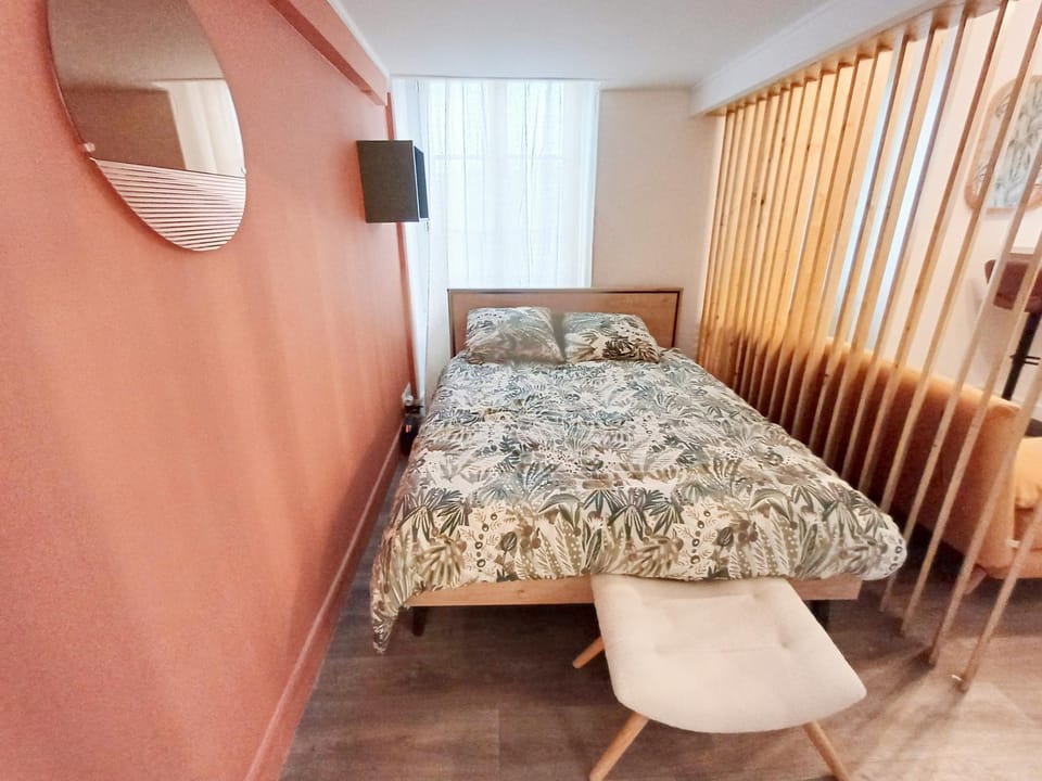 Gare Montparnasse,gorgeous1 bedroom,close to Eiffel tour,center , stuning place Apartment in Paris