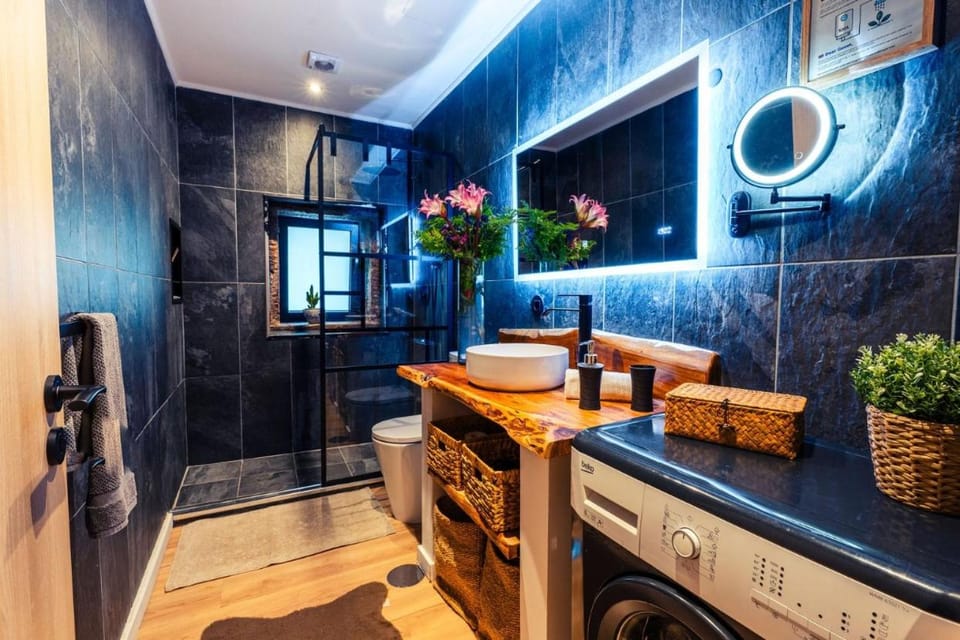 Bathroom, washing machine