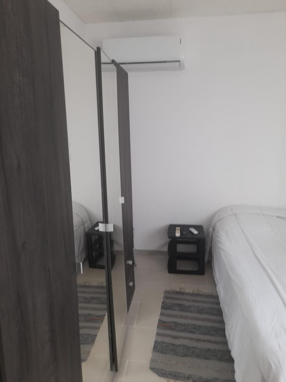 Bedroom, air conditioner
