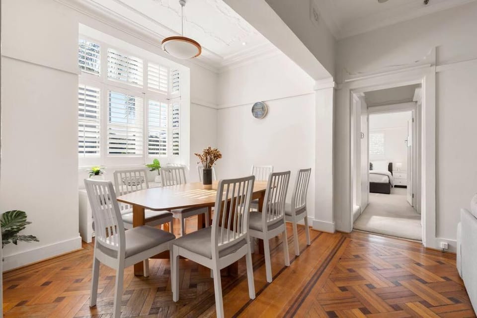 Top Spot 4Br - New AC - Value Apartment in Sydney