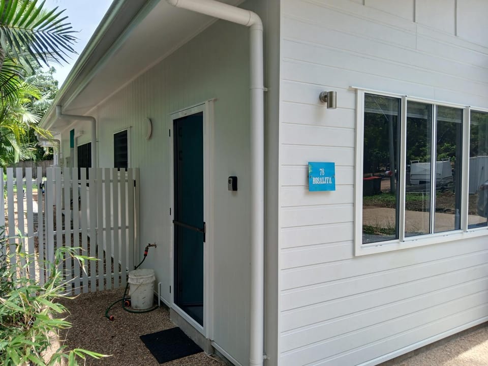 Rosalita, Picnic Bay Apartment in Queensland