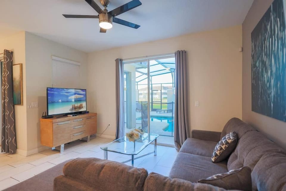 Magical Townhome private pool in Storey Lake House in Kissimmee