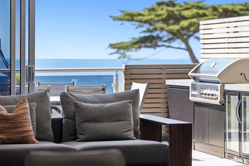 Seating area, Sea view