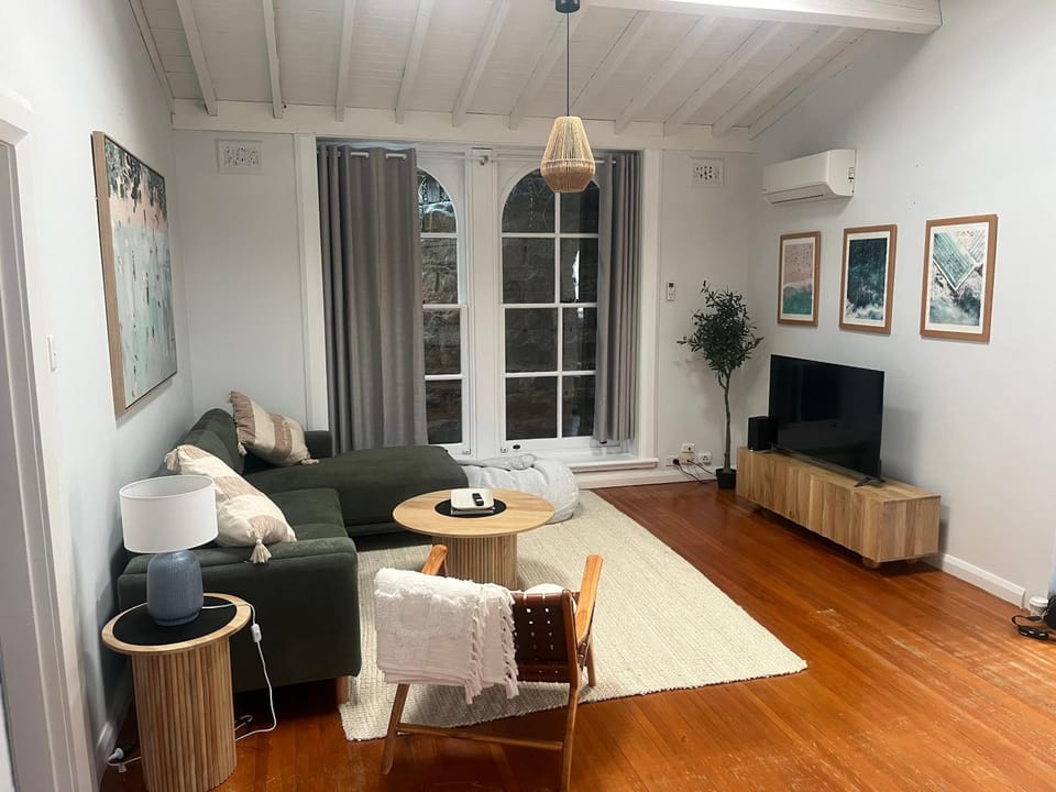 3 Bedroom Beach House in Coogee House in Sydney
