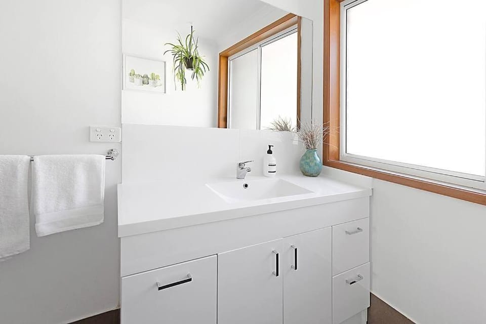 Bathroom, towels