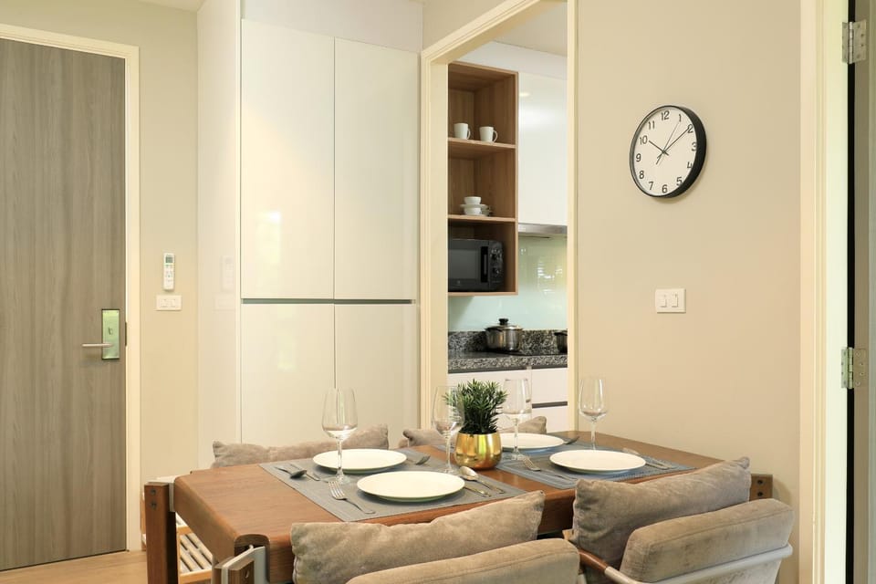 Kitchen or kitchenette, Living room, Seating area, Dining area, stove, kitchen, kitchen