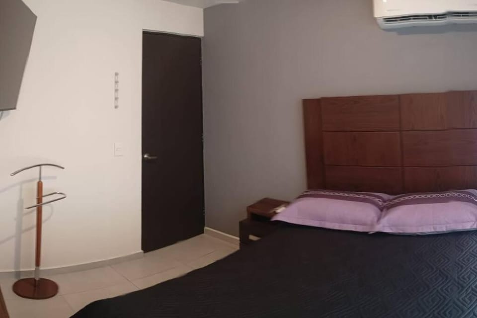 Depto Planta Baja con Patio Apartment in Tlaquepaque