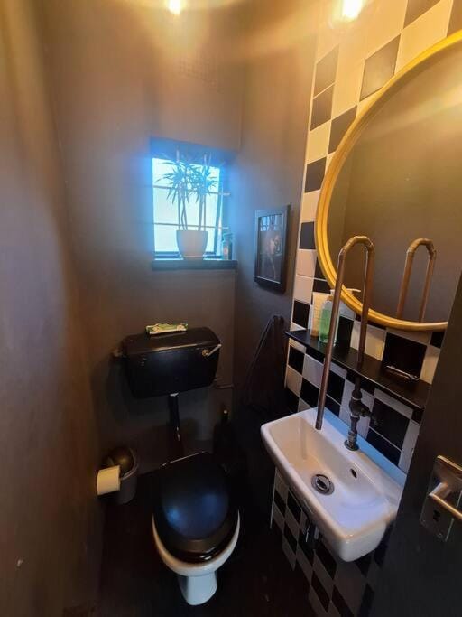 Toilet, Bathroom