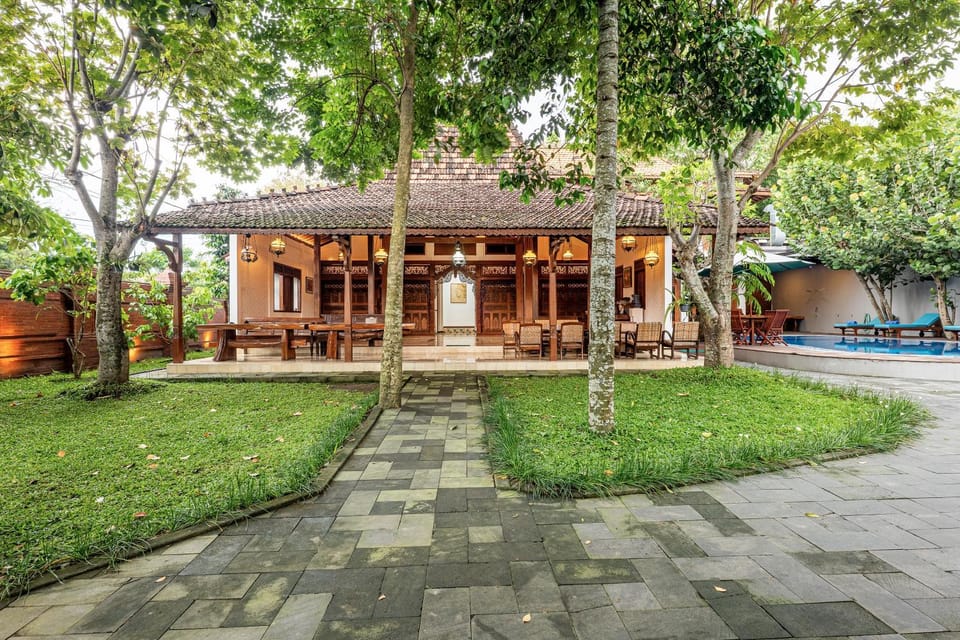 Property building, Garden