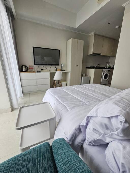 Green Sedayu Apartment Deluxe by Ellison Apartment in Jakarta