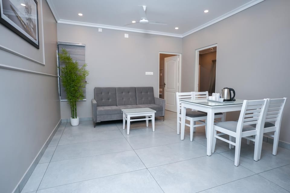 Living room, Dining area