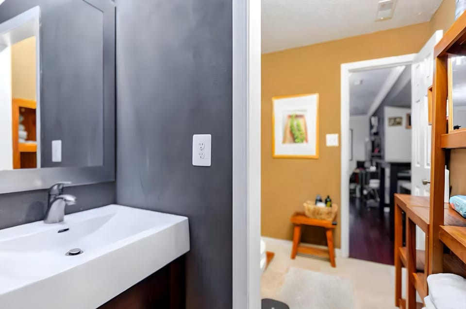 Z Presidential Suite Apartment in Prince Georges County