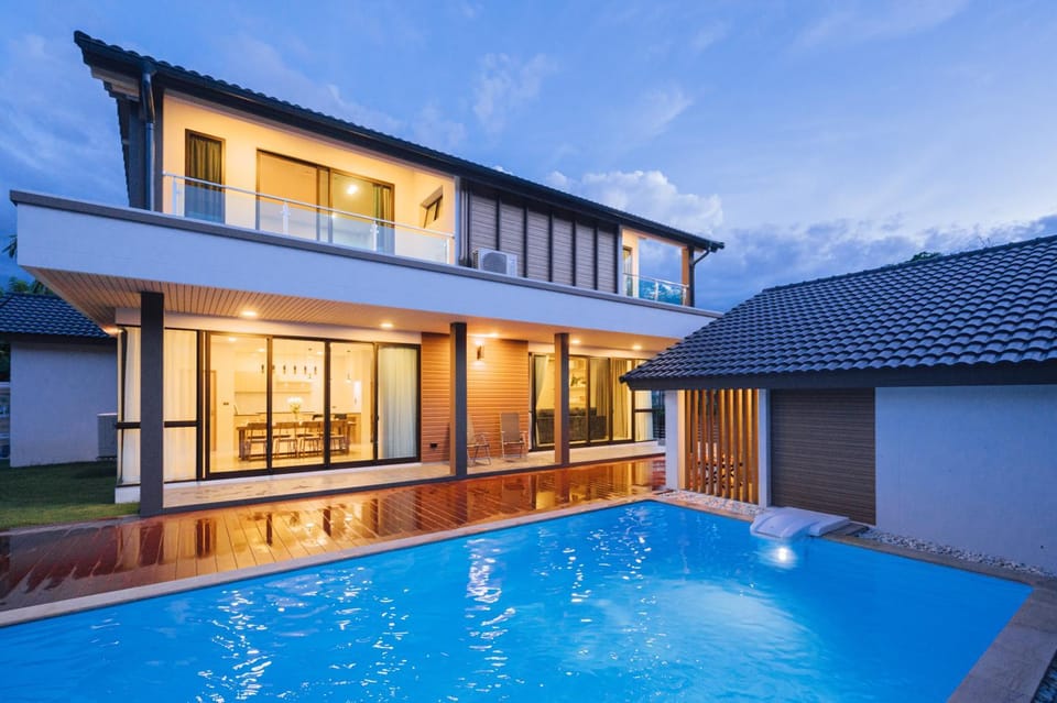 Property building, Pool view, Swimming pool