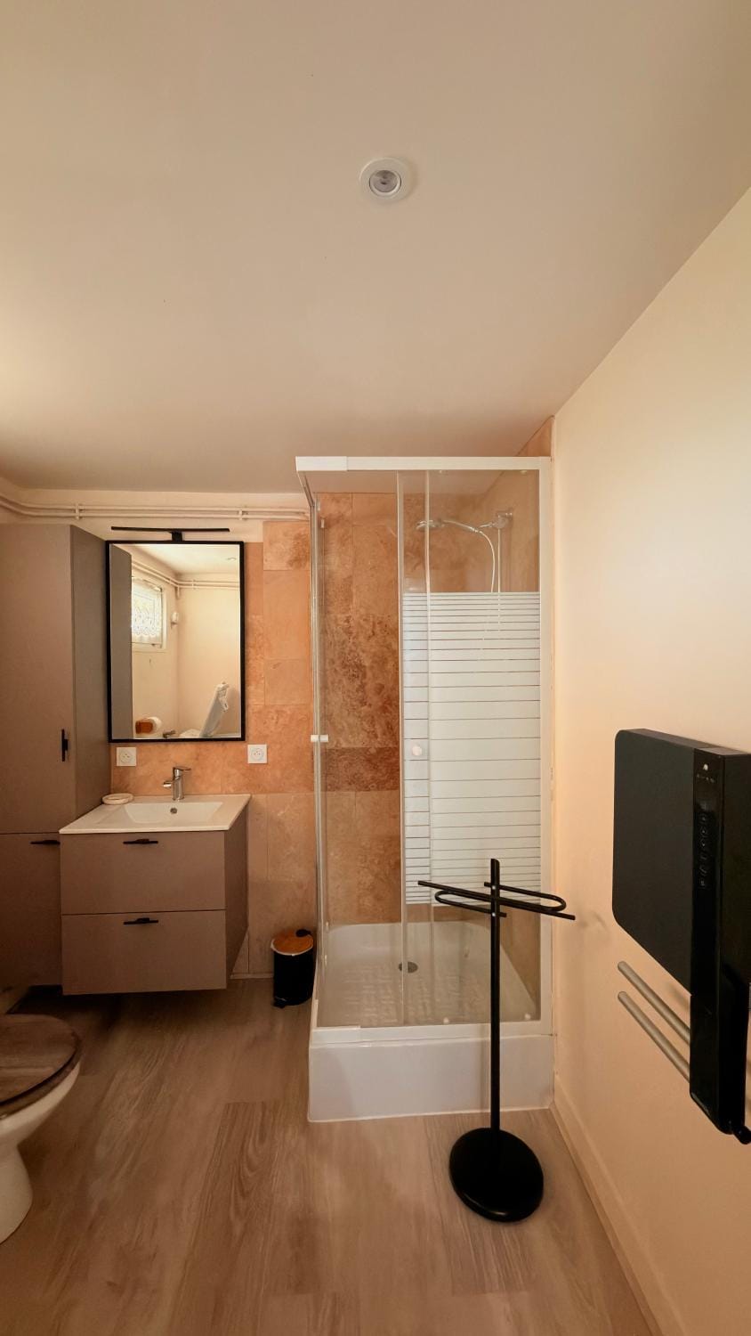 Appartement RDC avec terrasse Apartment in Normandy