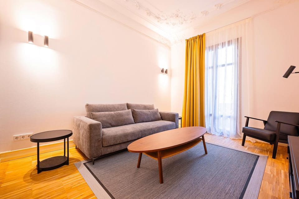 Living room, Seating area