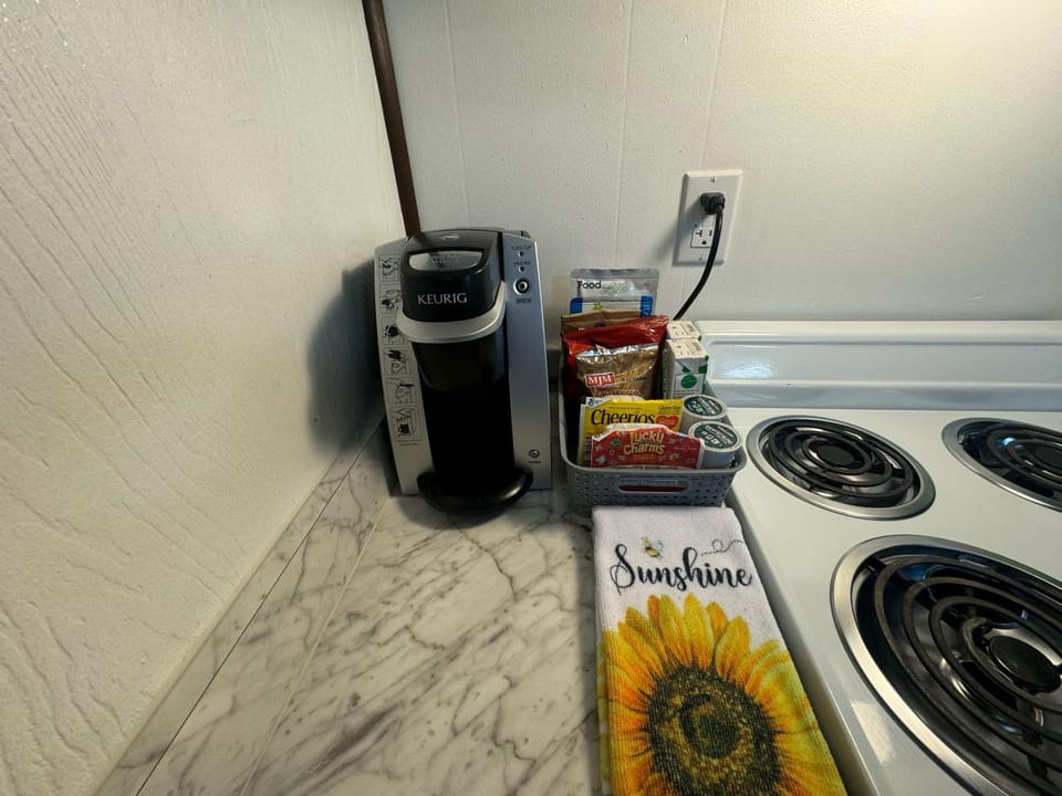 Coffee/tea facilities, Kitchen or kitchenette