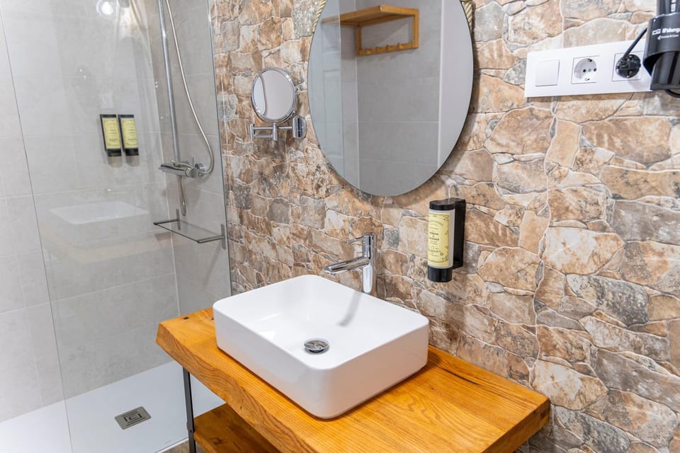 Shower, Bathroom, towels