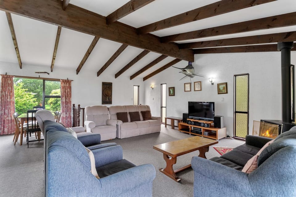 A Spanish Dream in Kinloch House in Manawatū-Whanganui, New Zealand