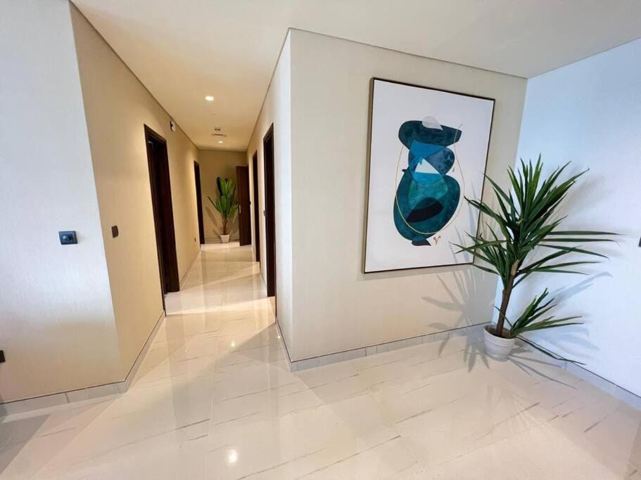 Luxury 2BR Avani Palm View Apt Apartment in Dubai