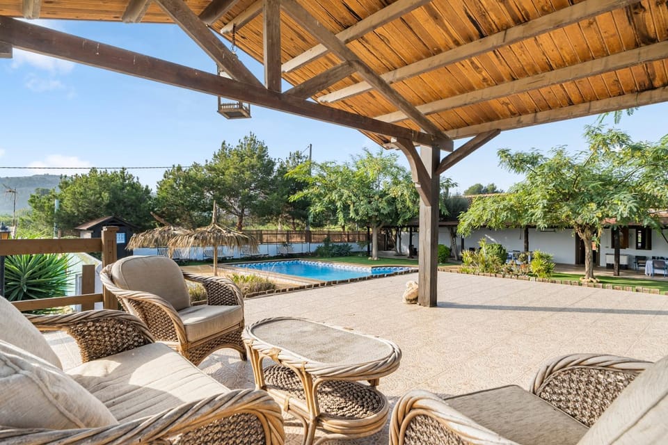 Property building, Balcony/Terrace, Living room, Swimming pool