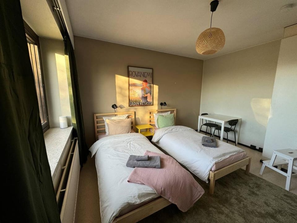 Photo of the whole room, Dining area, Bedroom