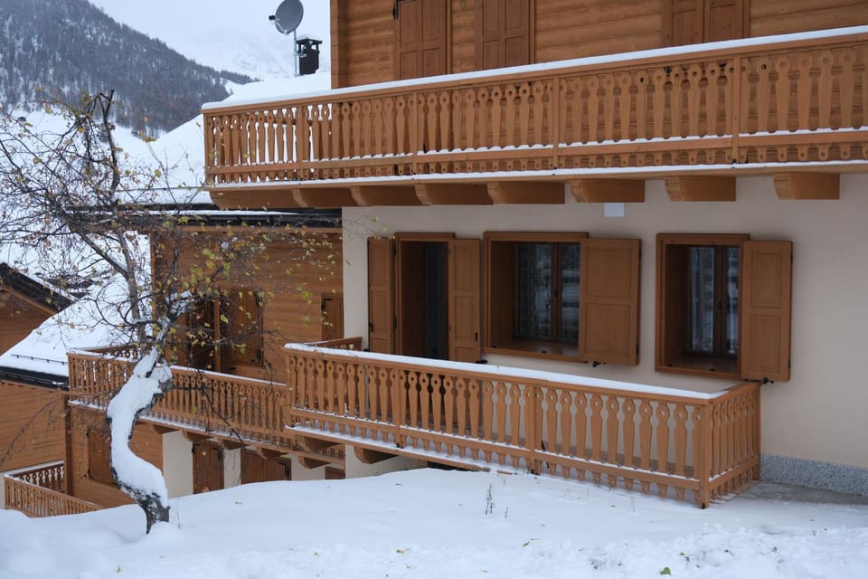 Property building, Winter