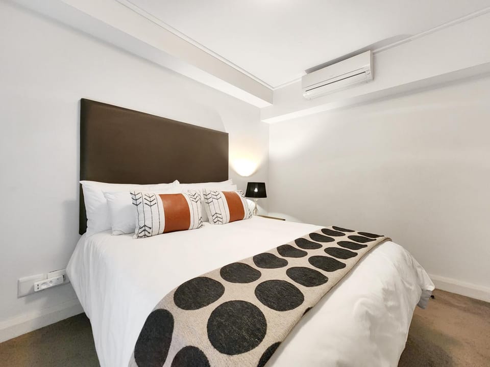 Bedroom, air conditioner