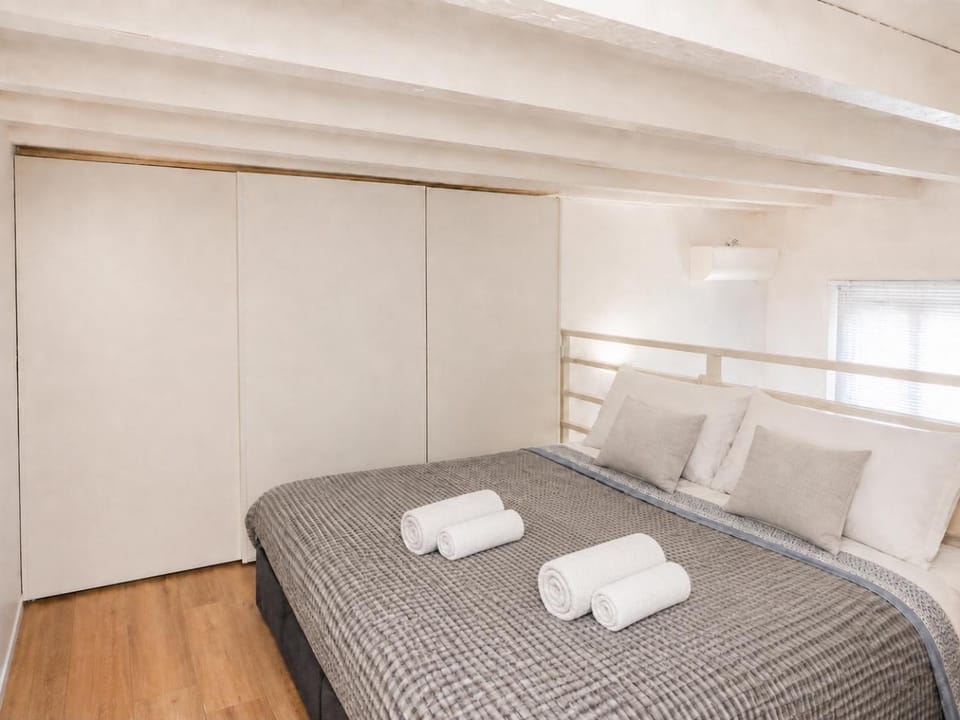 Bed, Photo of the whole room, Bedroom, towels, wardrobe