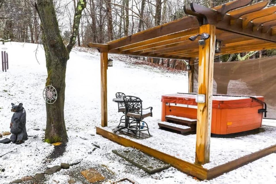 Cozy Rustic Bliss Seconds from Windham Mt Resort House in Windham