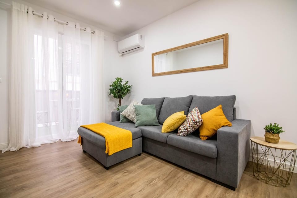 Living room, Seating area, air conditioner