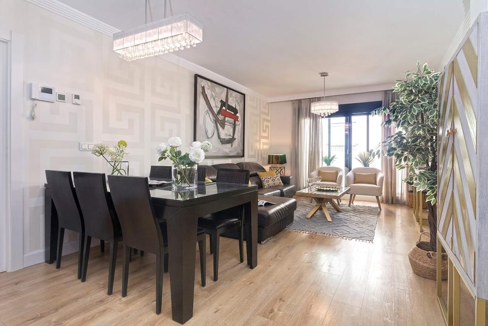 Living room, Seating area, Dining area, heating