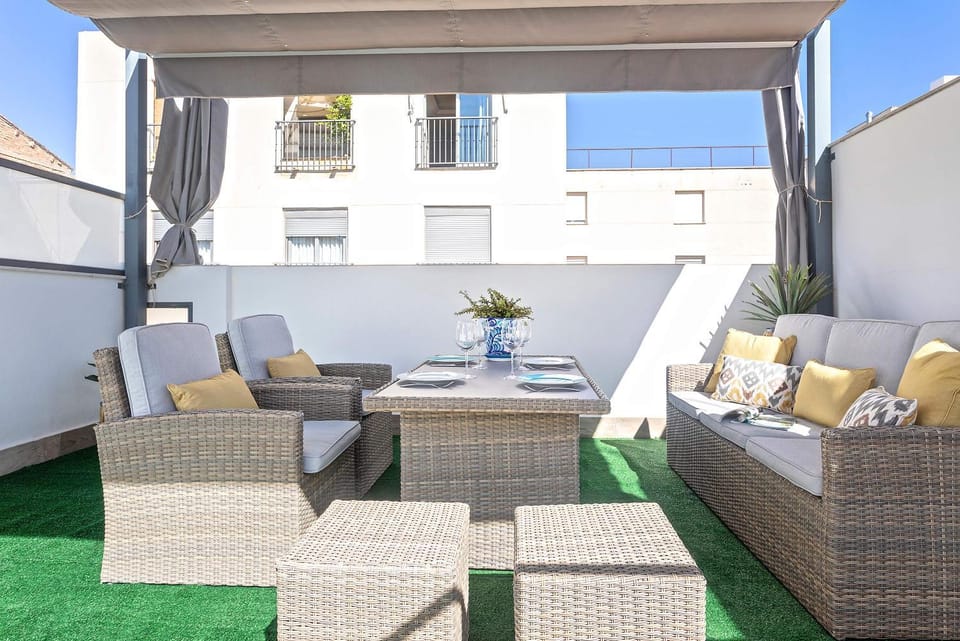 View (from property/room), Balcony/Terrace, Living room, Seating area, Dining area