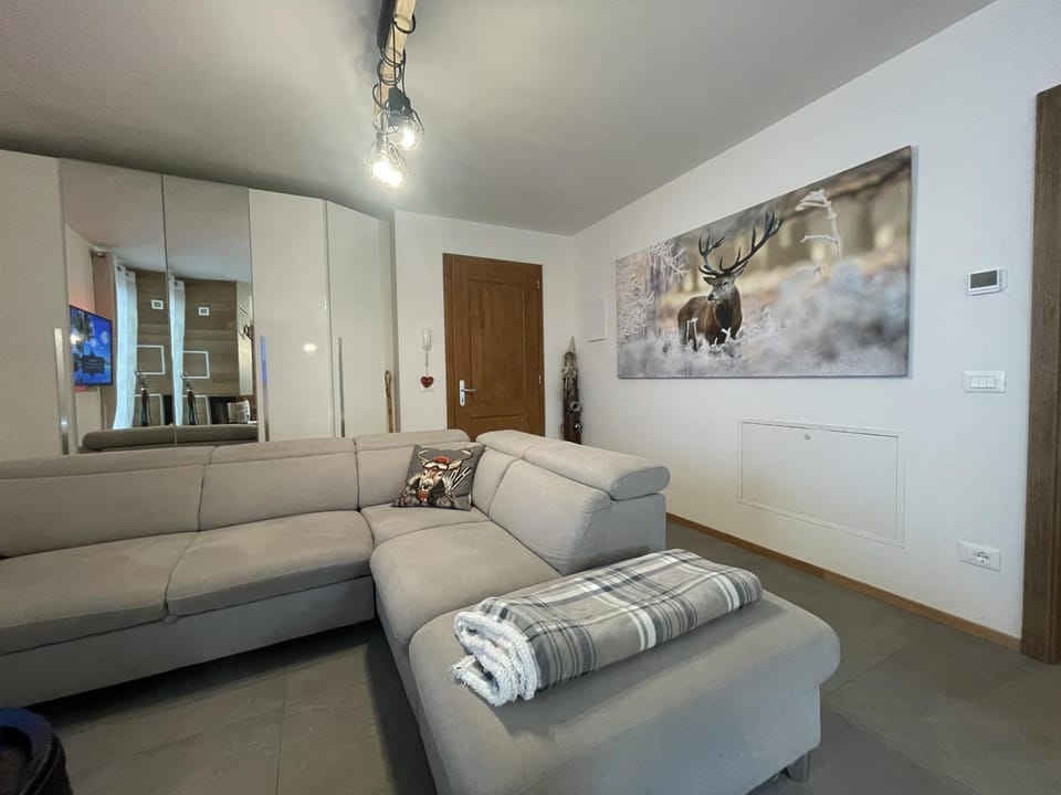 Communal lounge/ TV room, Living room