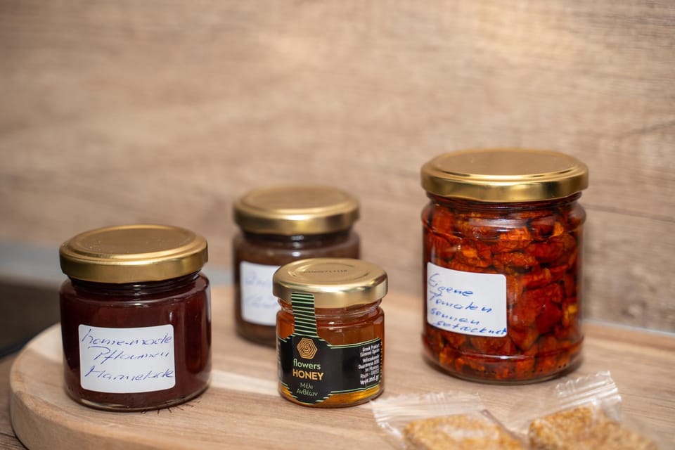 Kitchen or kitchenette, Food and drinks, Food