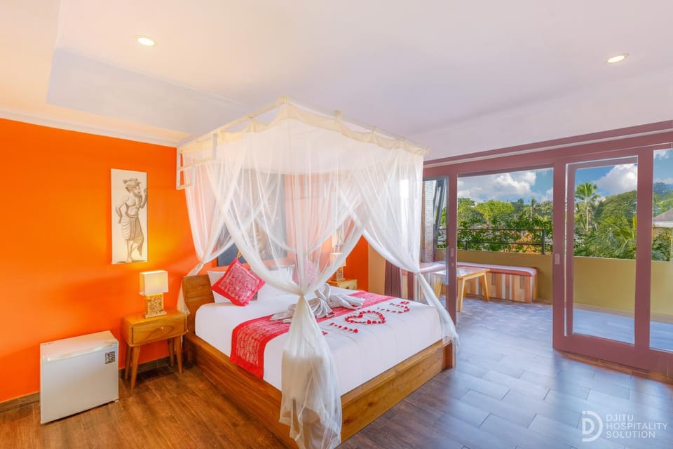 Bed, Photo of the whole room, Bedroom, Garden view