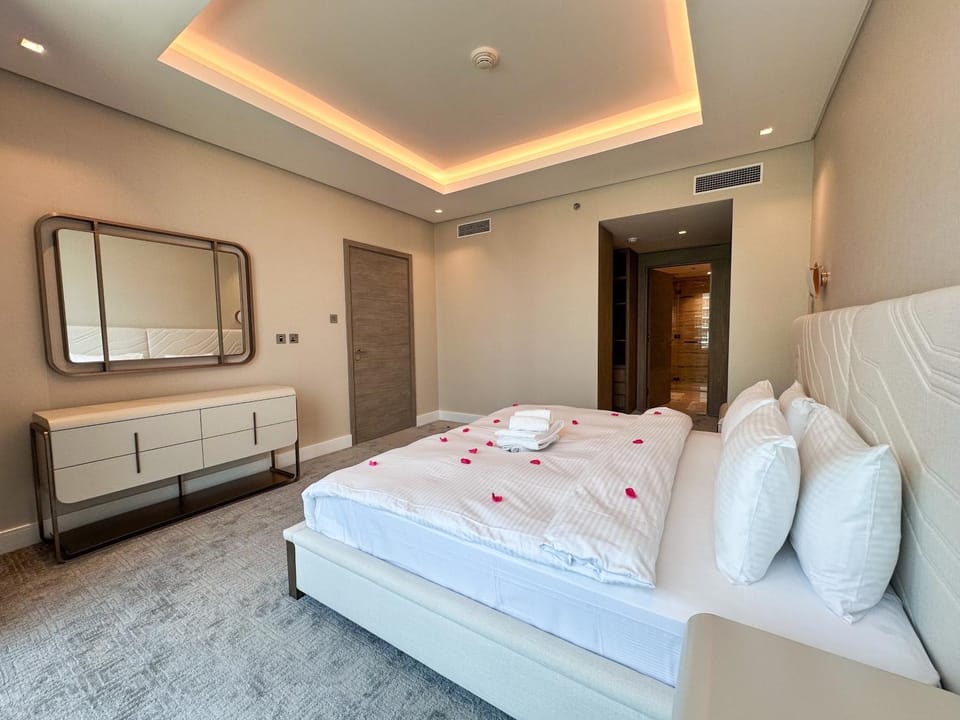 Bed, Bedroom, wardrobe, air conditioner