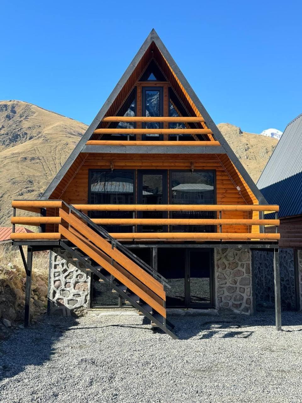 Property building, Day, Natural landscape, Mountain view