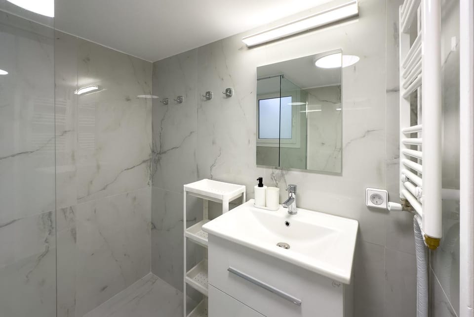 Shower, Bathroom