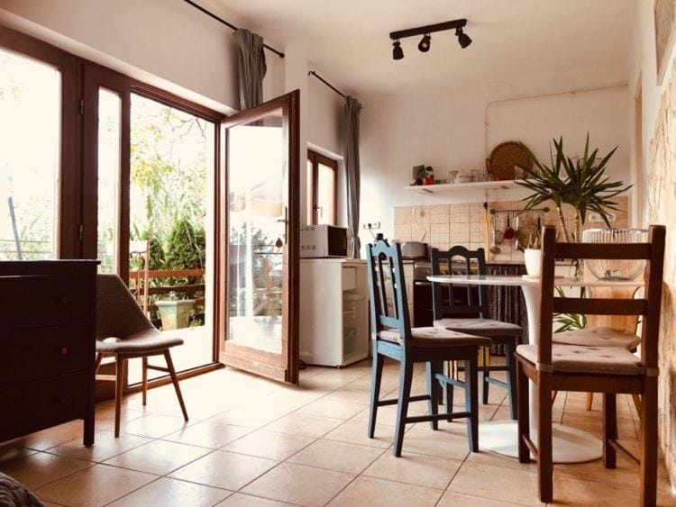 Kitchen or kitchenette, Living room, Dining area