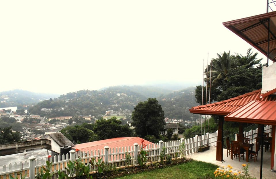View (from property/room), City view, Garden view
