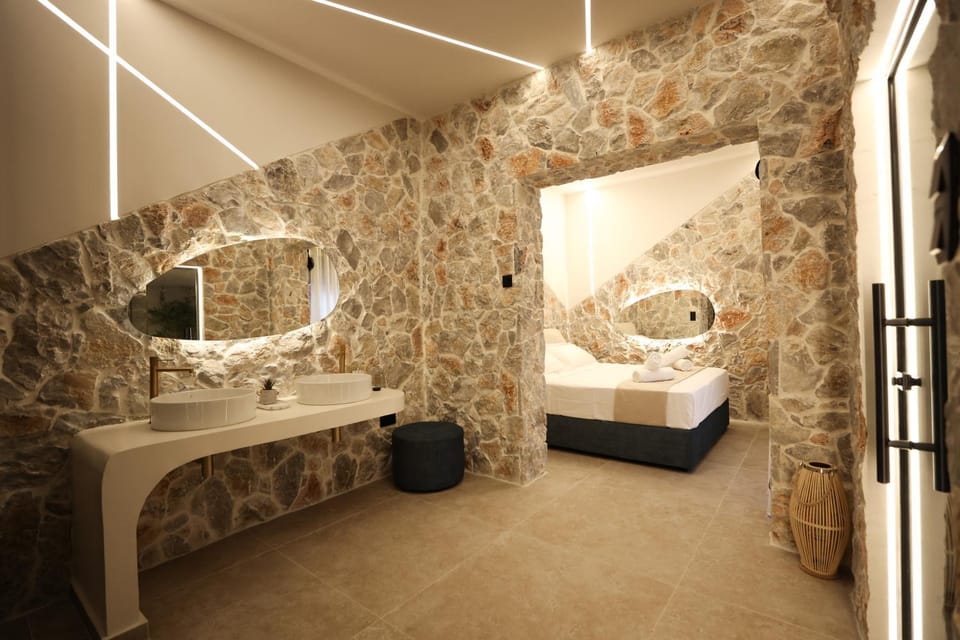 Bed, Bathroom, Bedroom