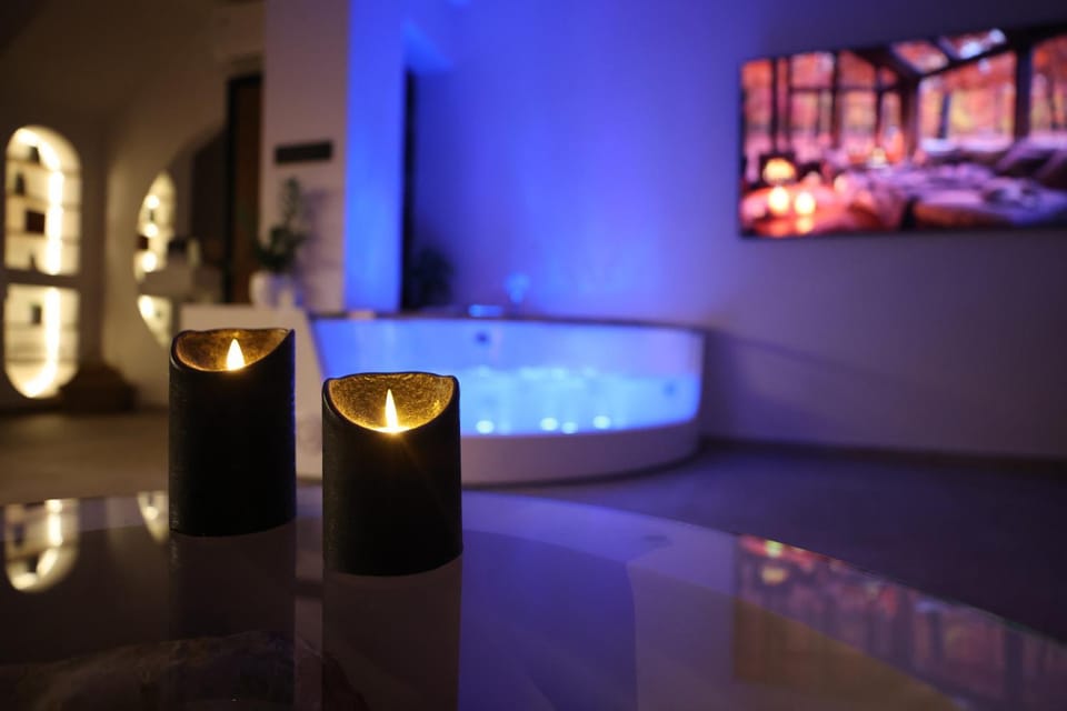 Hot Tub, Living room