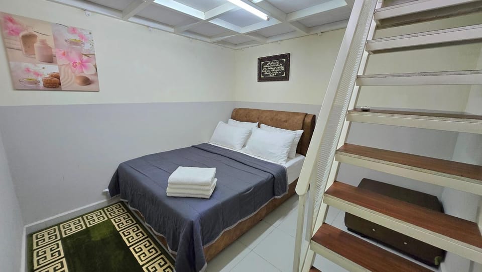 Bed, Photo of the whole room, Bedroom, bunk bed