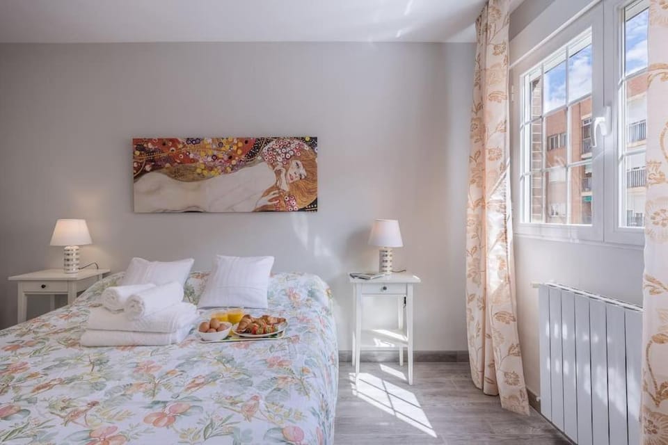 Amplio Apartamento Familiar en Granada con Aire Acondicionado Apartment in Granada