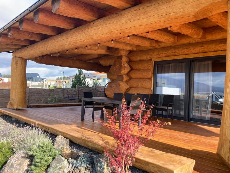 Property building, Garden, View (from property/room), Balcony/Terrace, Garden view, Mountain view