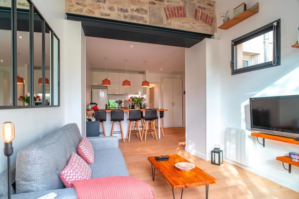 Kitchen or kitchenette, Living room, Dining area