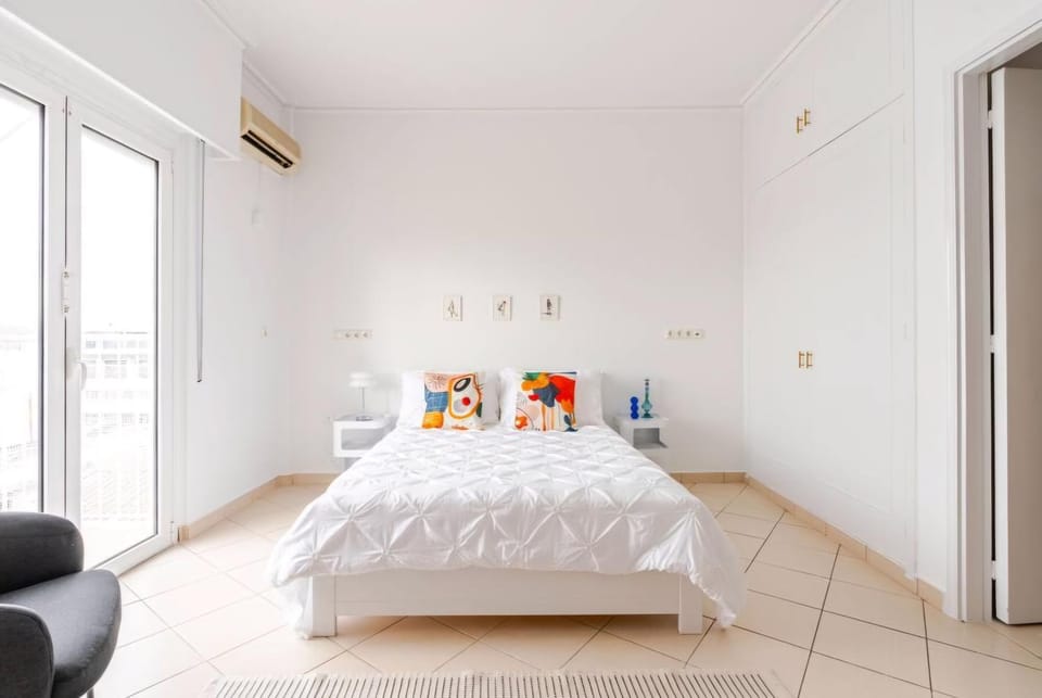 Bed, Photo of the whole room, Bedroom, air conditioner