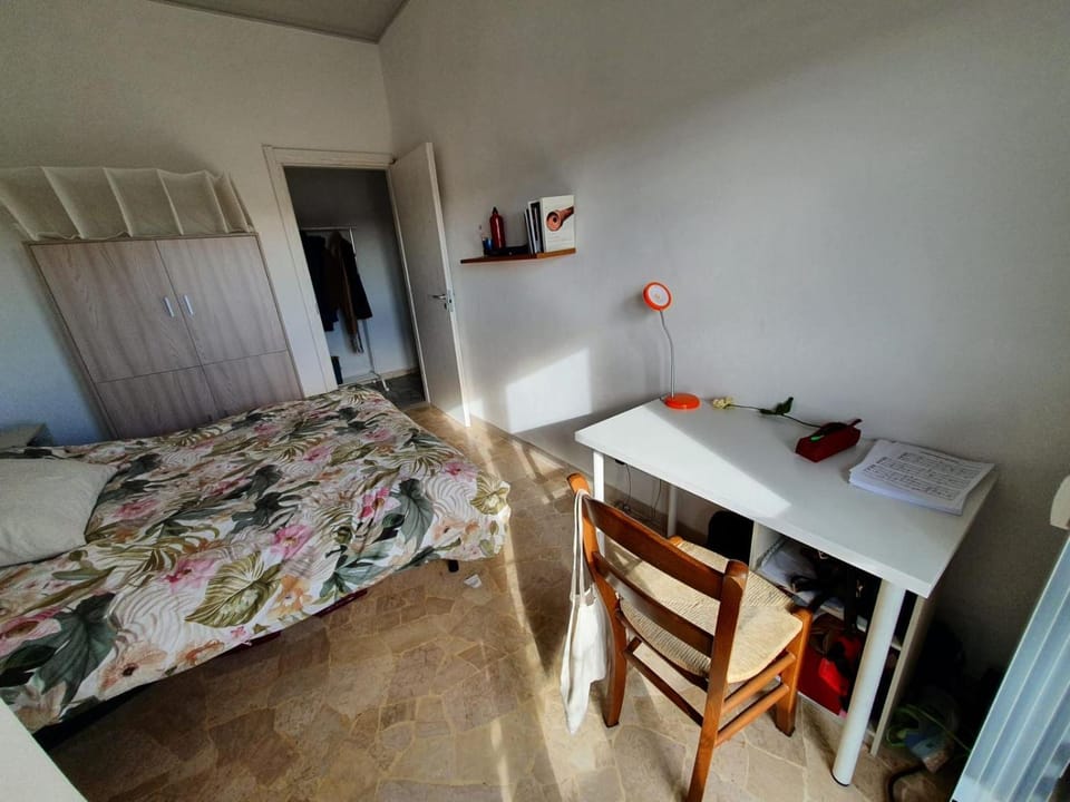 Bed, Kitchen or kitchenette, Photo of the whole room, Dining area, Bedroom, hair dresser, wardrobe