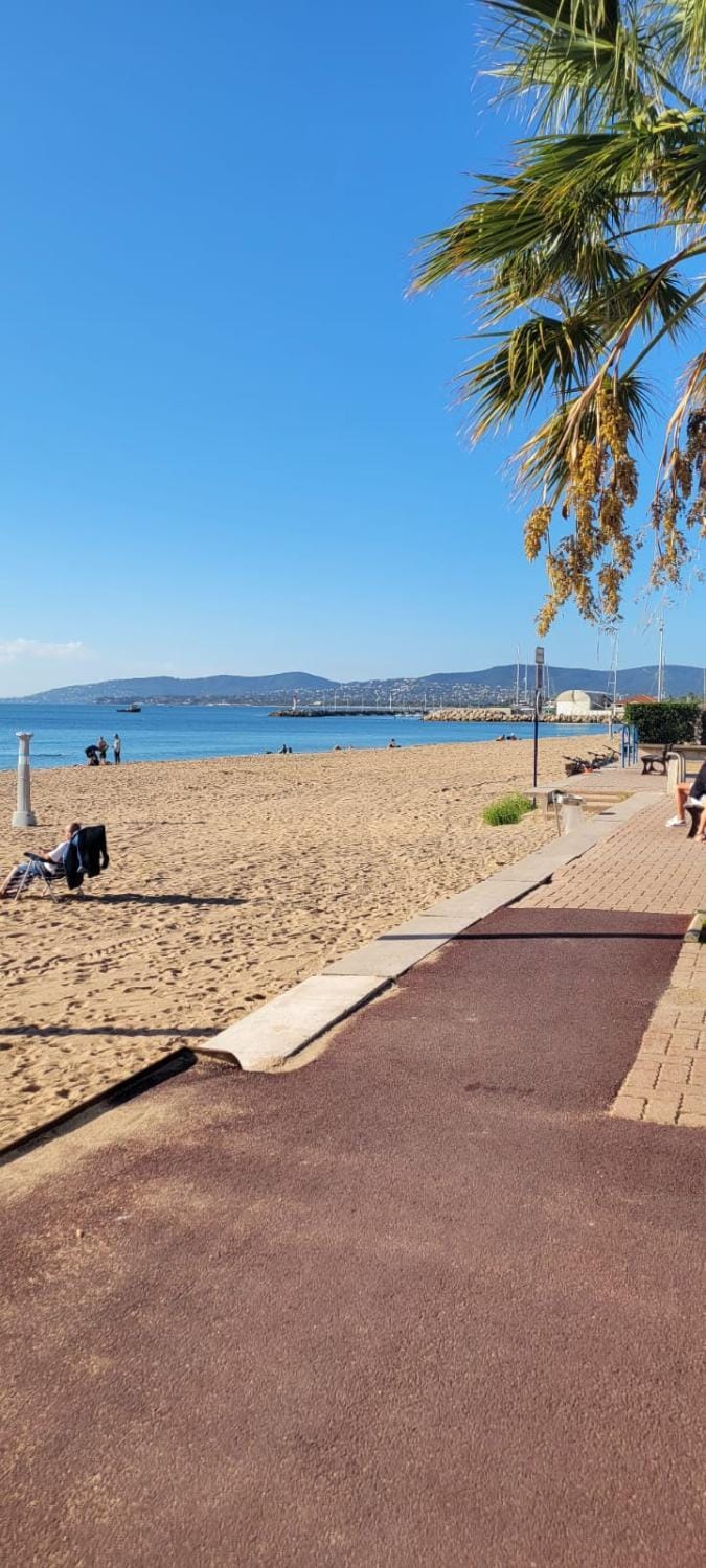 Appartement f2 au bord de mer Apartment in Saint-Raphael