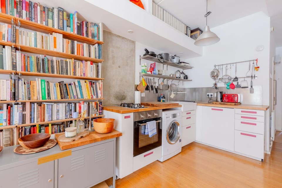 Charmingly Trendy 1bed Flat near Regents Canal Apartment in London